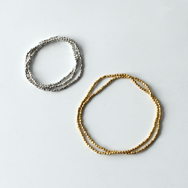 ブラスとシルバー2色のビーズネックレス