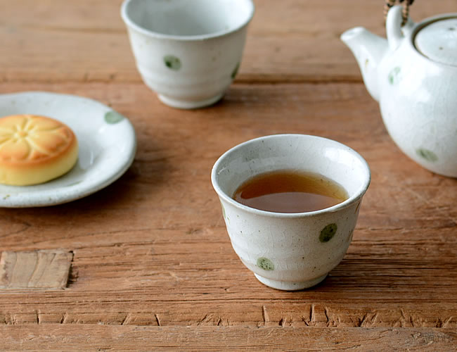 ヒスイ玉 煎茶碗