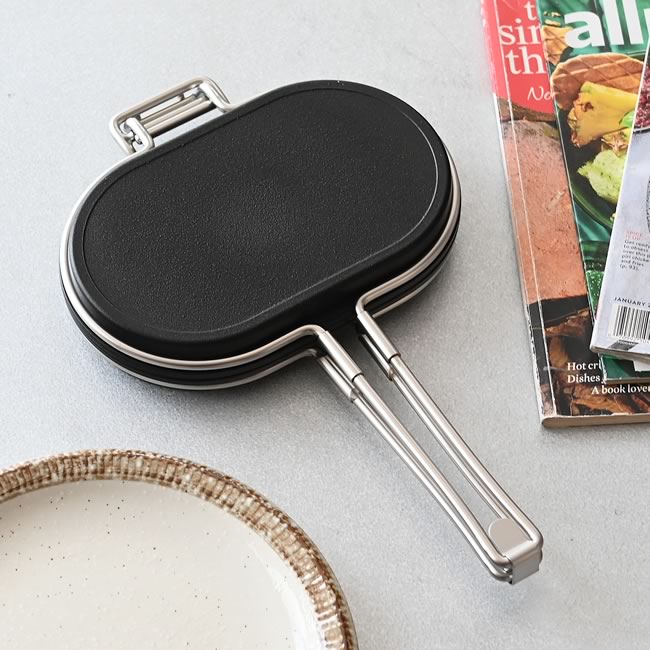 閉じた状態の家事問屋パニーニパン本体