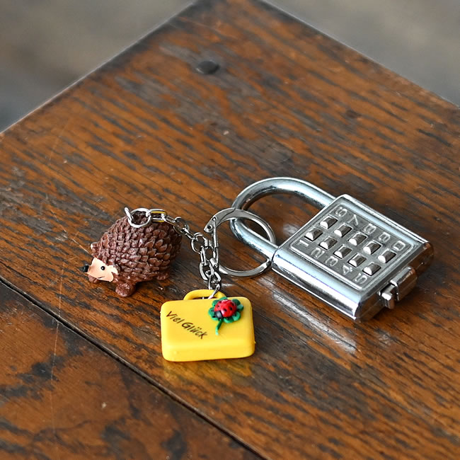 ミチェンキーホルダー リゾート テーマパーク グッズのリーディングカンパニー 株式会社