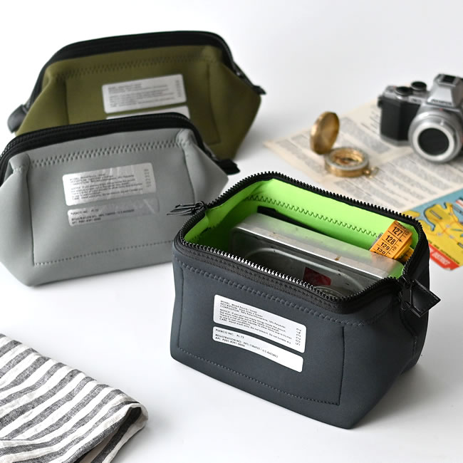 小物をすっきり収められるワイヤードポーチ スモール