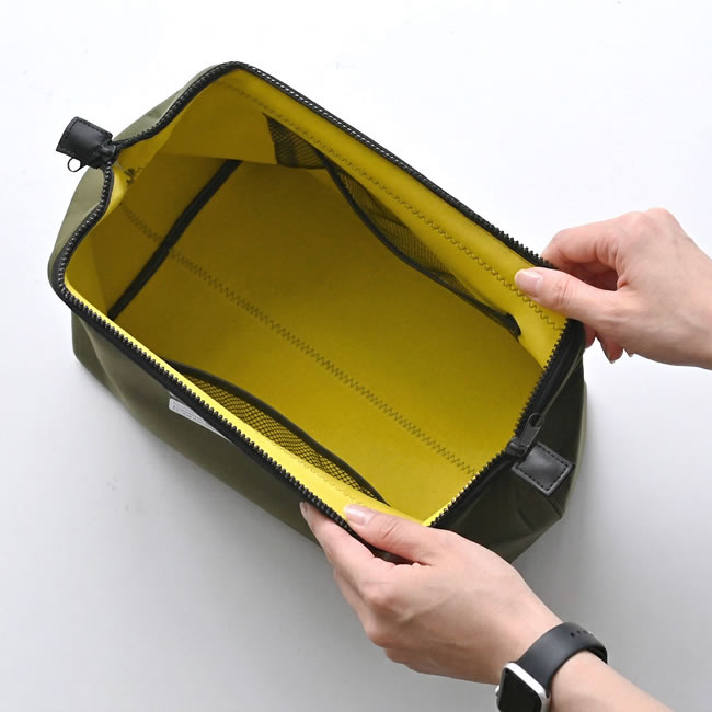 大きく開いて中が見やすい内部構造