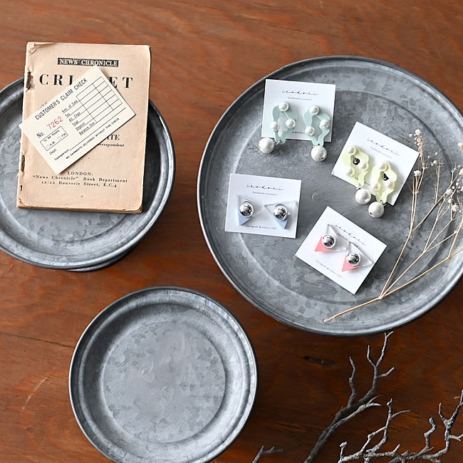  
ブリキ スタンドトレイ 