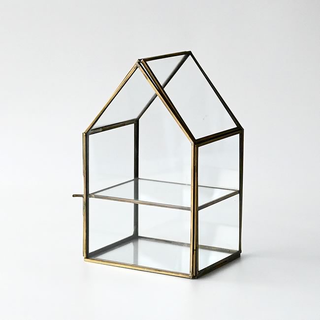  
三角屋根フォルムのガラスディスプレイケース 単体イメージ 