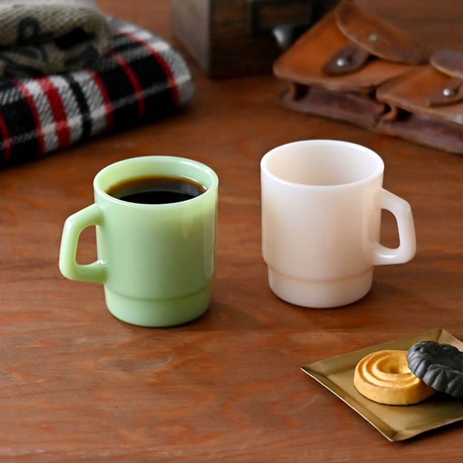 DINER ガラスマグ ジェイドにコーヒーを入れた使用イメージ