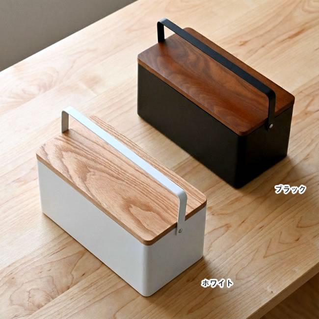  
取っ手付きで持ち運びしやすい裁縫箱 使用シーン 