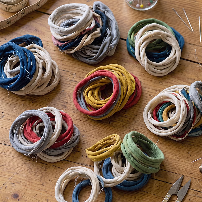 SOCK LOOP コースターに使用する輪状の靴下ハギレ素材