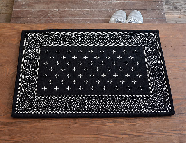 クロスバンダナラグ 80×50cm ブラック
